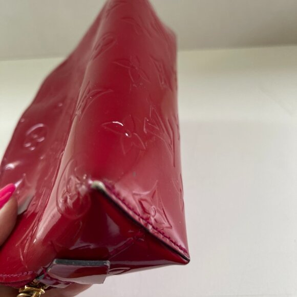 Louis Vuitton Vernis Red Makeup Pouch - Picture 4 of 11